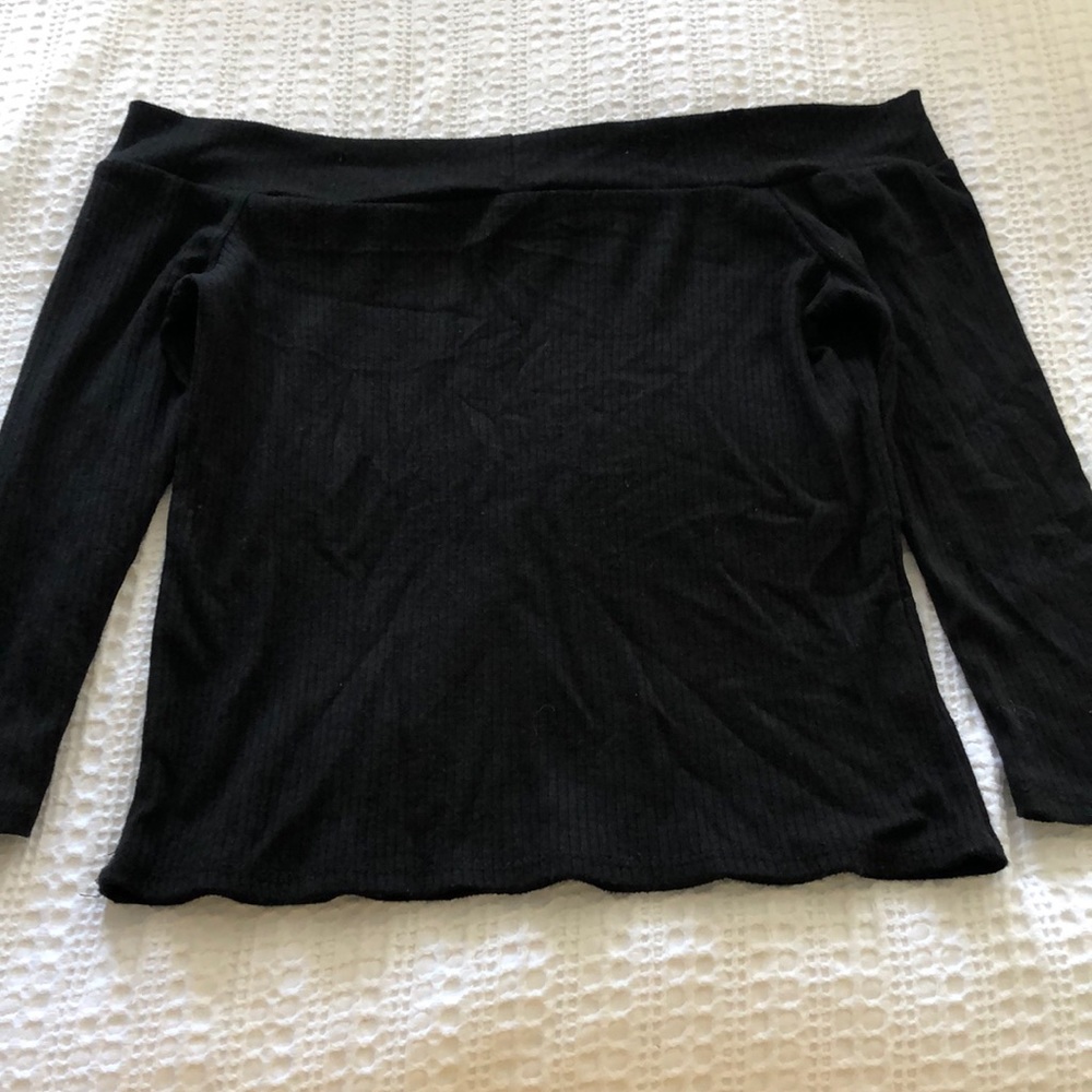 Tilly’s Off-the-shoulder Long Sleeve